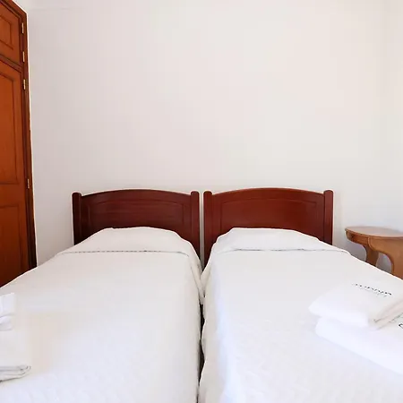 Dona Ana * لاغوس