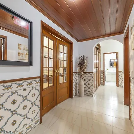 Dona Ana * لاغوس